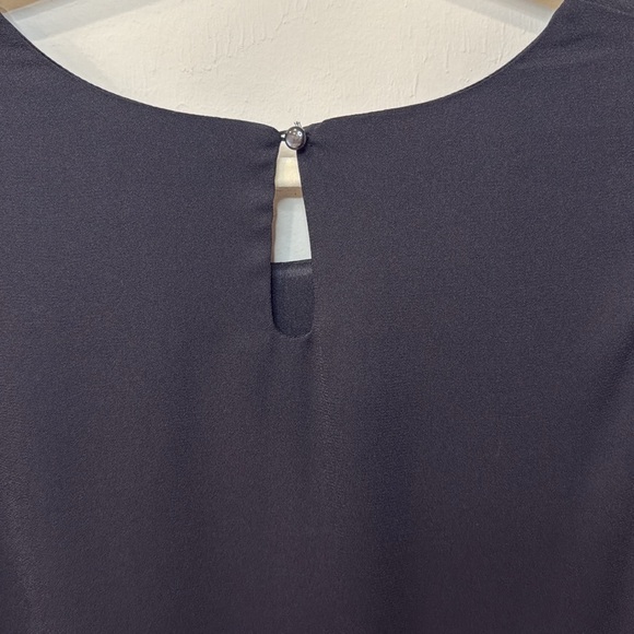 ✨2/$20✨Versona top - Picture 4 of 4